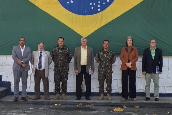 VISITA DO PRESIDENTE DA ADESG NACIONAL AO 21°GAC FORTALECE LAÇOS ENTRE INSTITUIÇÕES MILITARES